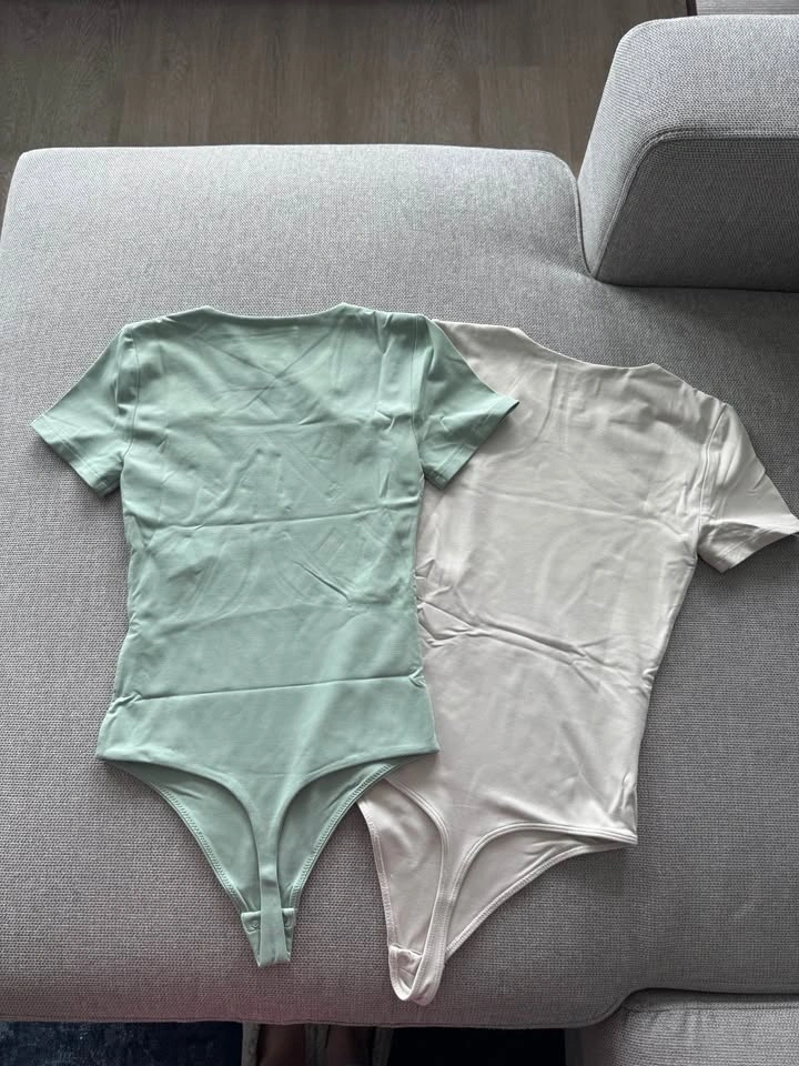 Aritzia Contour Short Sleeve Bodysuits XS (2-pack) - photo 3