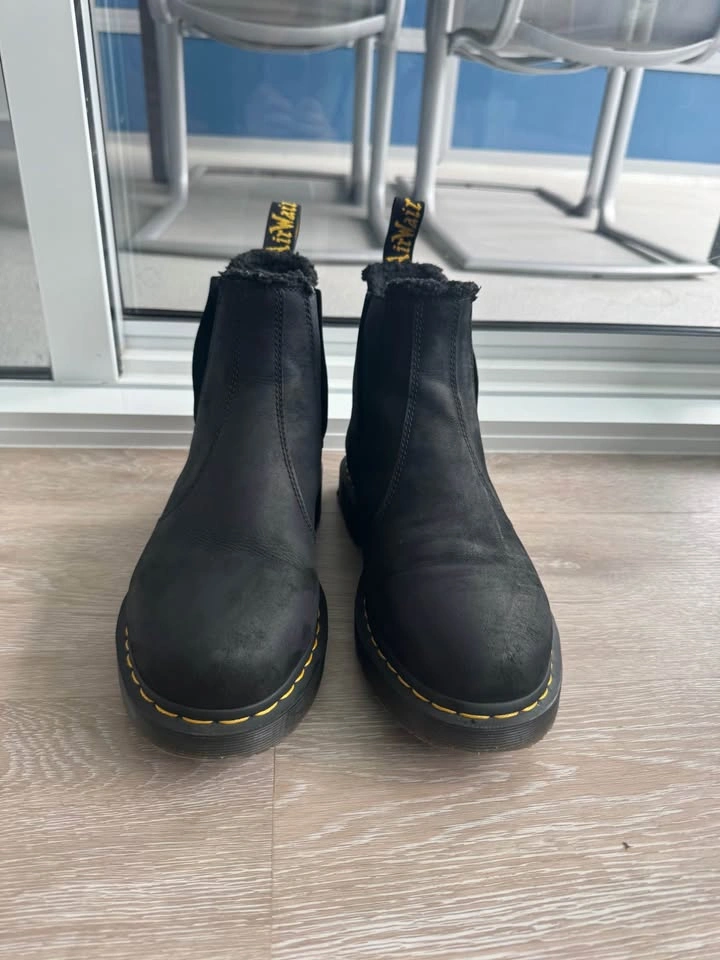 Dr. Martens Chelsea Boots in black, men's size US 9 - photo 2