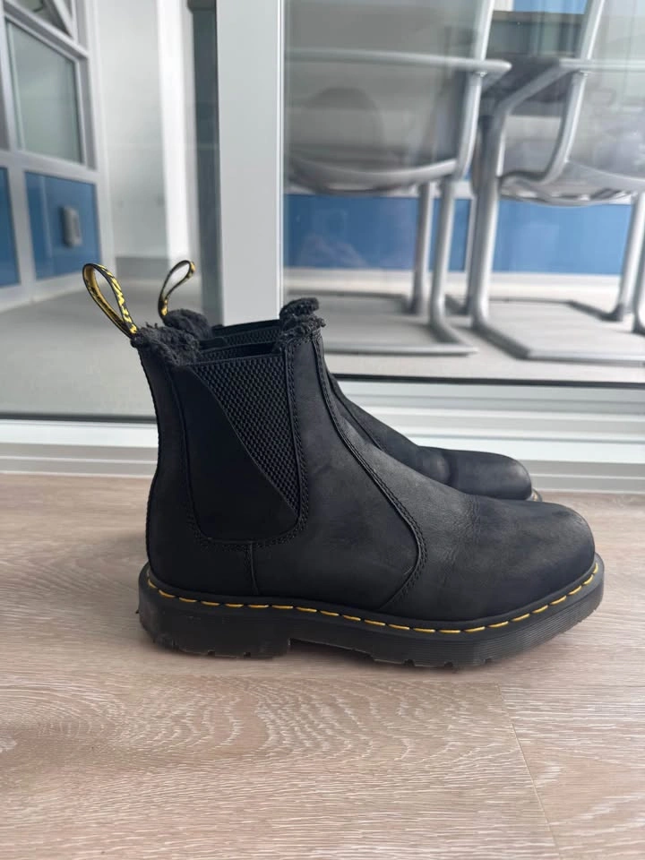 Dr. Martens Chelsea Boots in black, men's size US 9 - photo 3