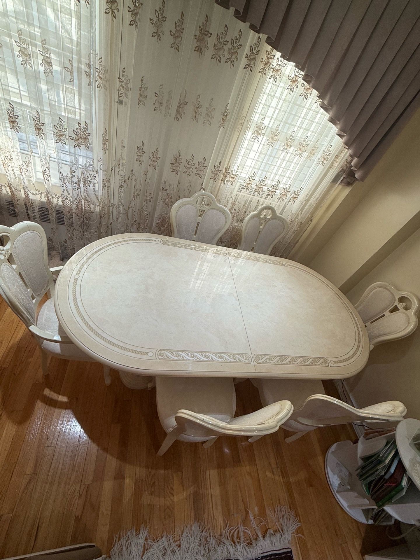 Table with chairs - photo 5