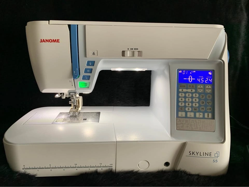 Janome Skyline S5 - photo 2