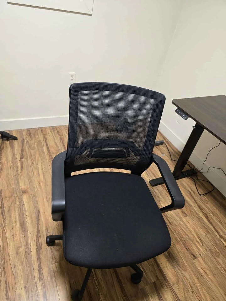 MotionGrey Electric Standing Desk and Mesh Office Chair - photo 5