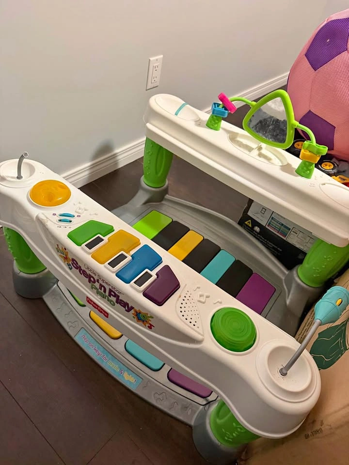 Fisher-Price Step ‘n Play Piano