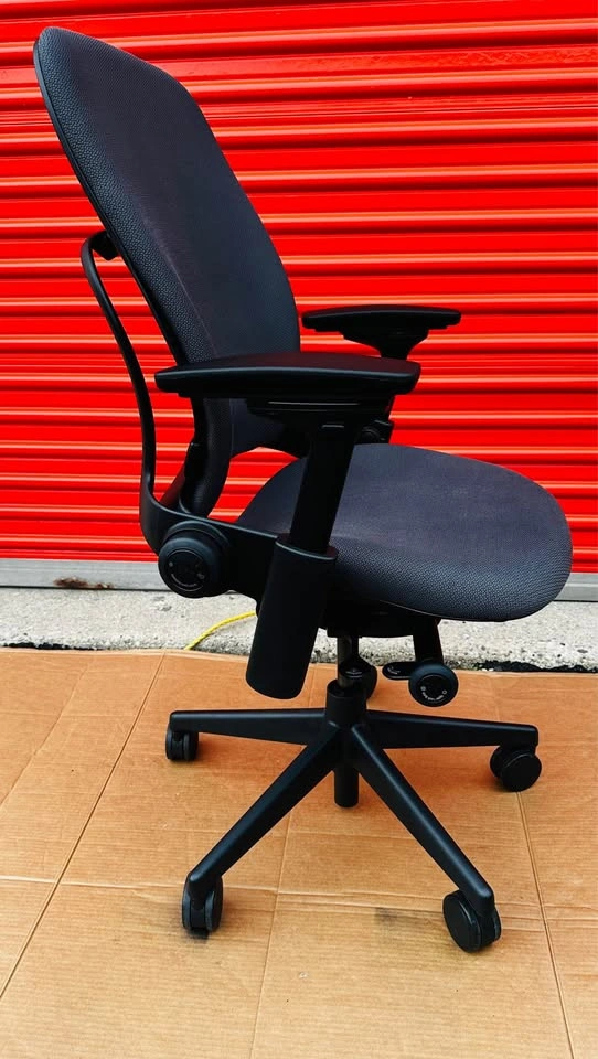 Steelcase Leap V2 Ergonomic Office Chair - photo 2