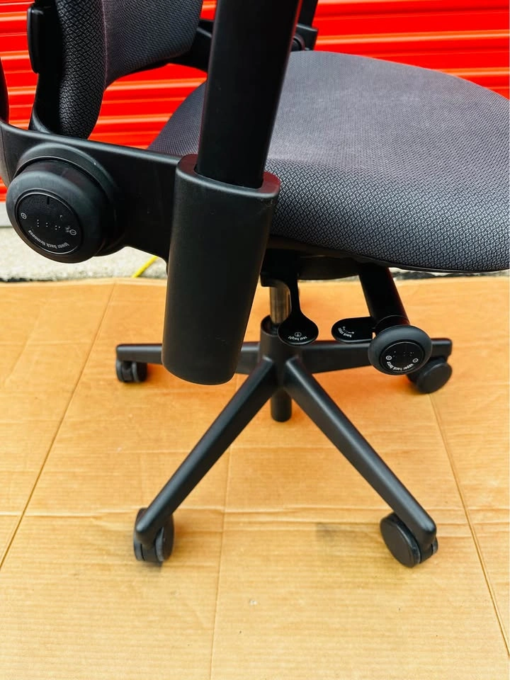 Steelcase Leap V2 Ergonomic Office Chair - photo 5