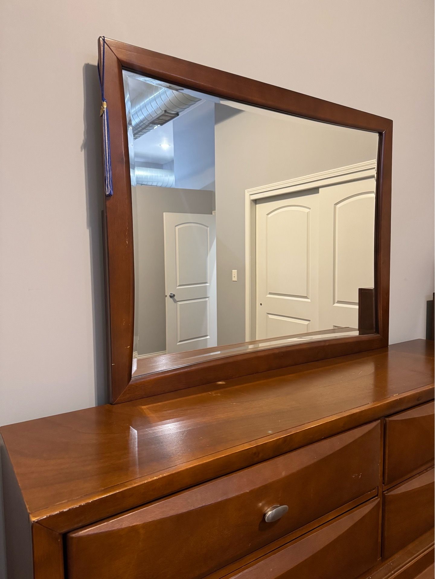 Dresser with a mirror - photo 2