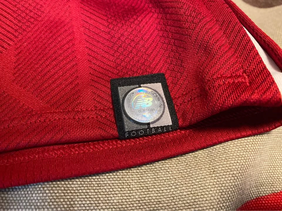 Authentic new balance liverpool jersey men’s size L - photo 3