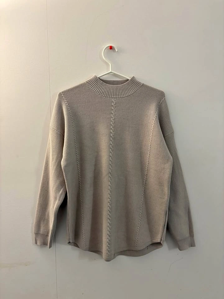 Sweater size M/L