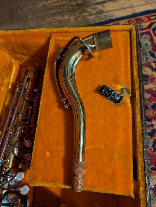 Olds Ambassador Tenor Saxophone - photo 3