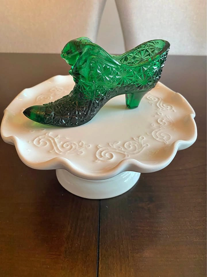 Vintage Fenton Emerald Daisy and Button Cat Head Slipper Shoe