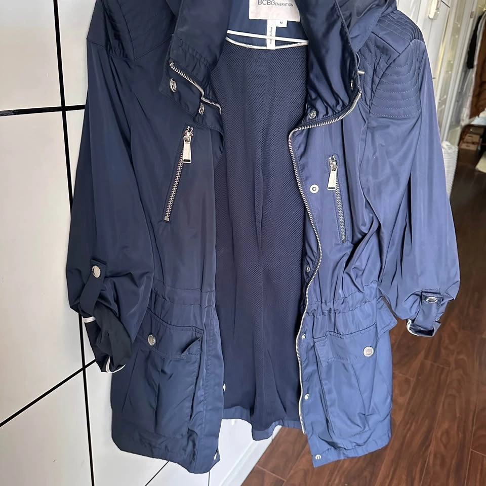 BCBGeneration Navy Hooded Anorak water resistant raincoat Size M - photo 2