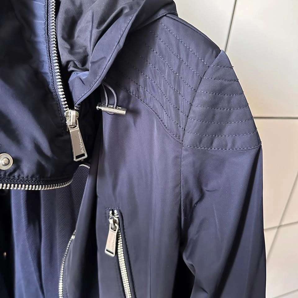 BCBGeneration Navy Hooded Anorak water resistant raincoat Size M - photo 5