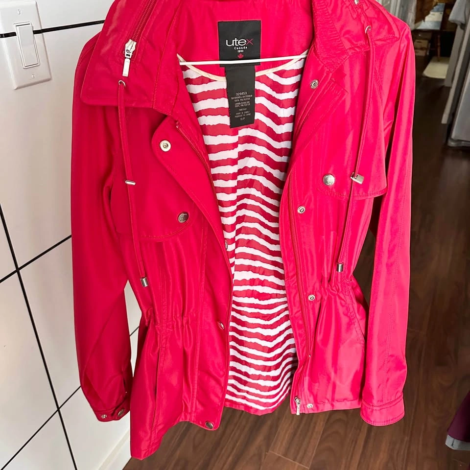 Utex Women's Red Drawstring Waist Water Resistant Jacket S - photo 3