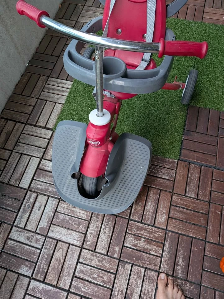 Radio flyer tricycle, 12 inch kids bicycle and Fisher Price scoo - photo 3