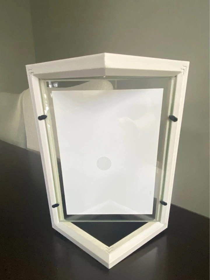 Unique Umbra 5x7 “Floating” Picture Frame - photo 4