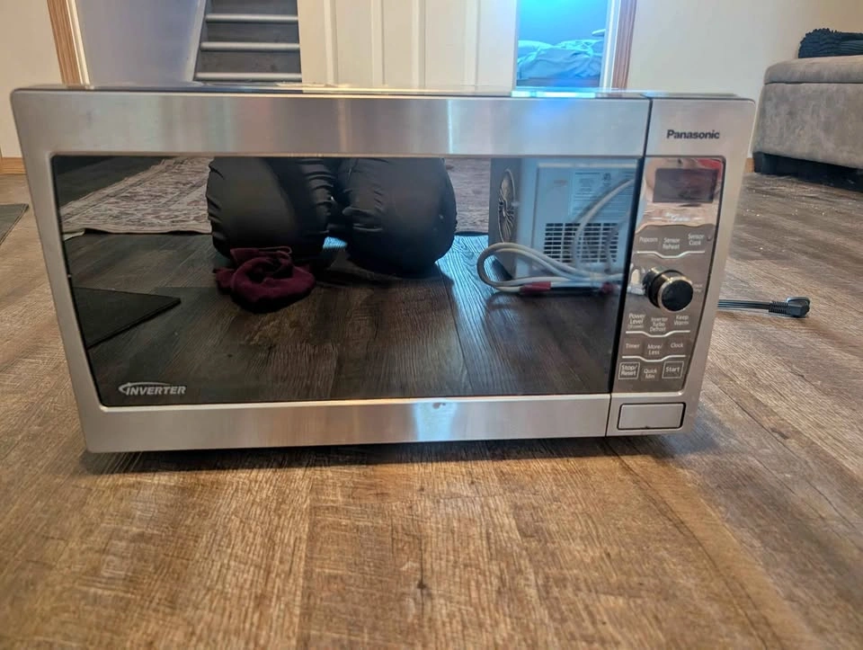 Panasonic Inverter The Genius Microwave