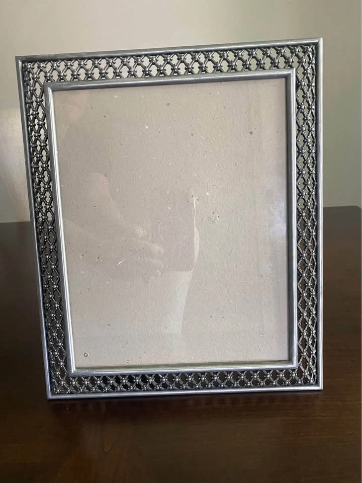 Vintage 8x10 Pewter Picture Frame - photo 2