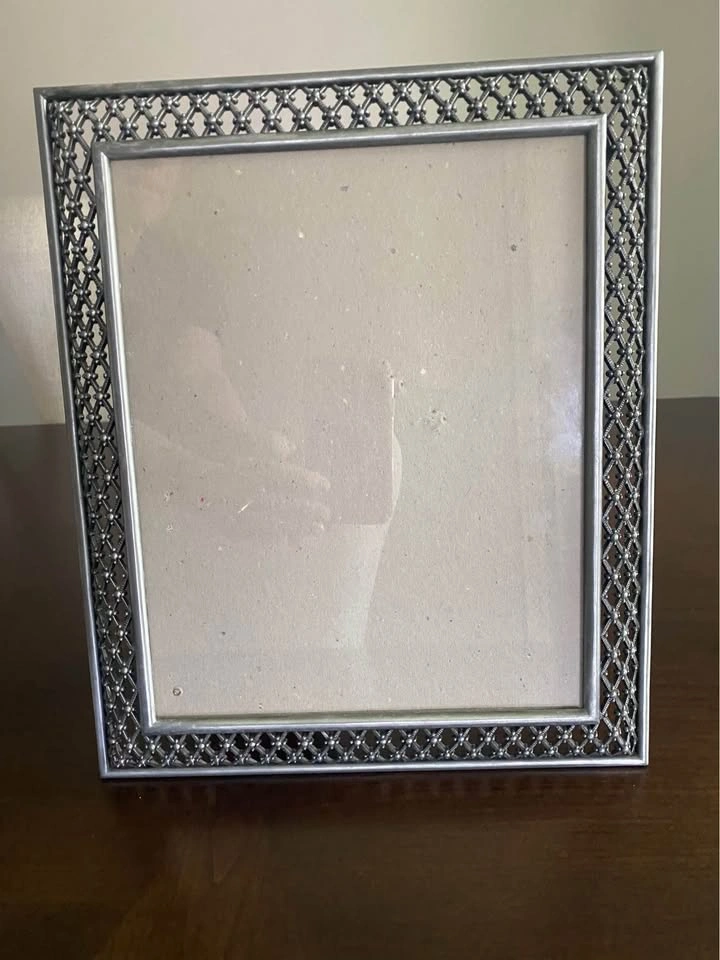 Vintage 8x10 Pewter Picture Frame - photo 3