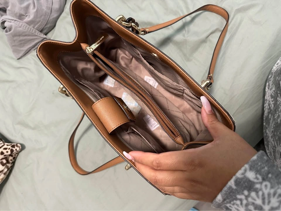 MK medium size shoulder bag - photo 2