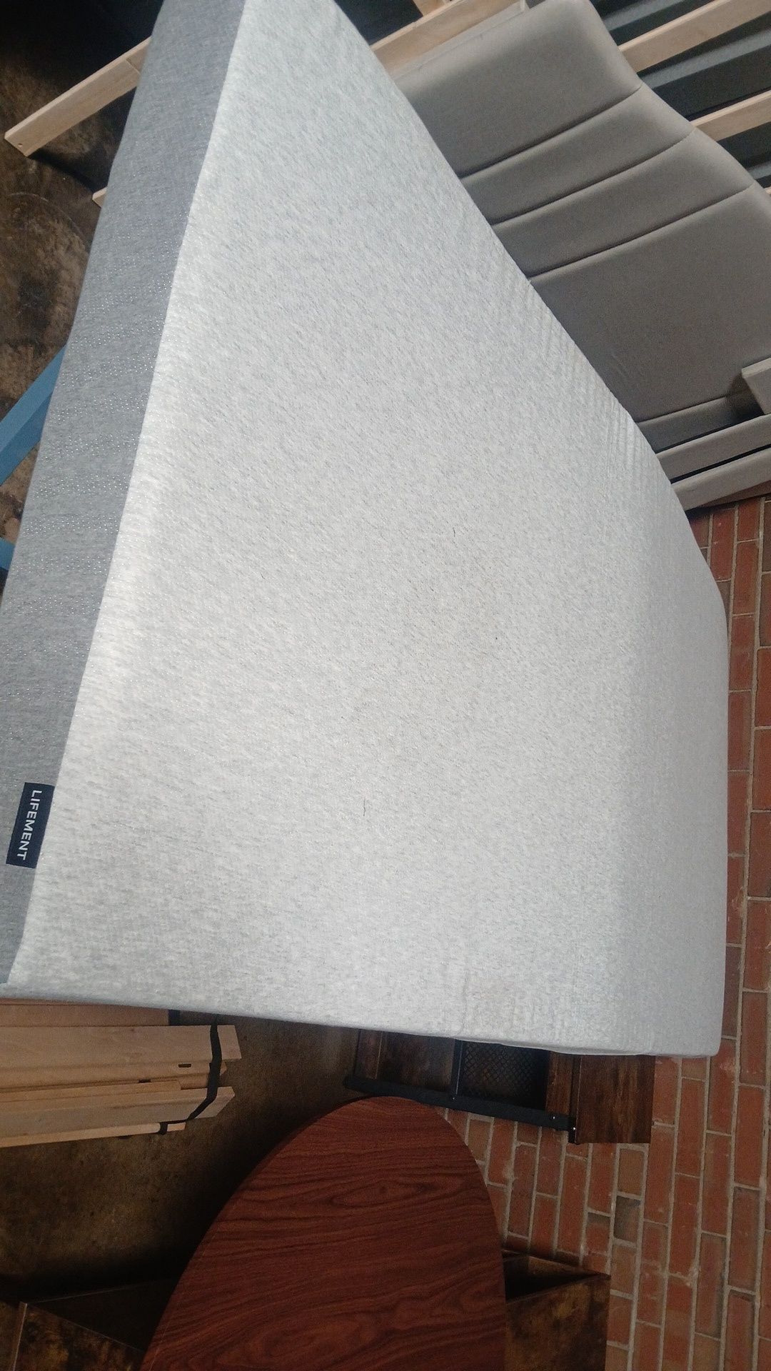 Twin mattress