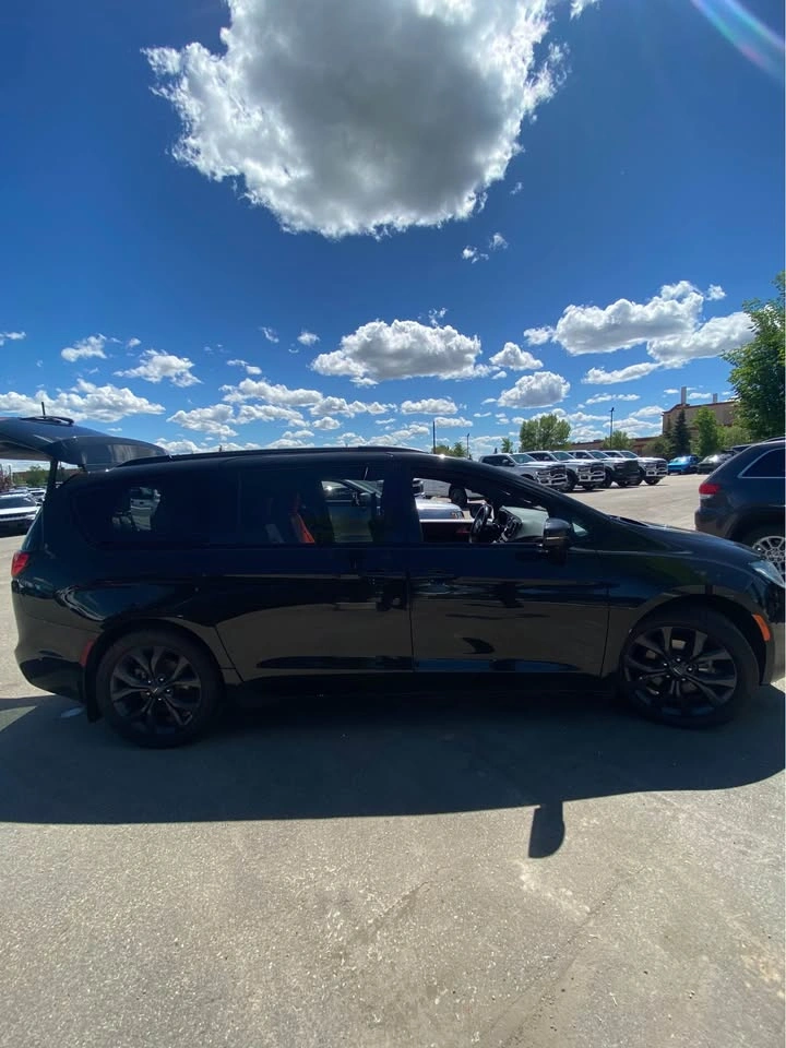 2020 Chrysler Pacifica - photo 5