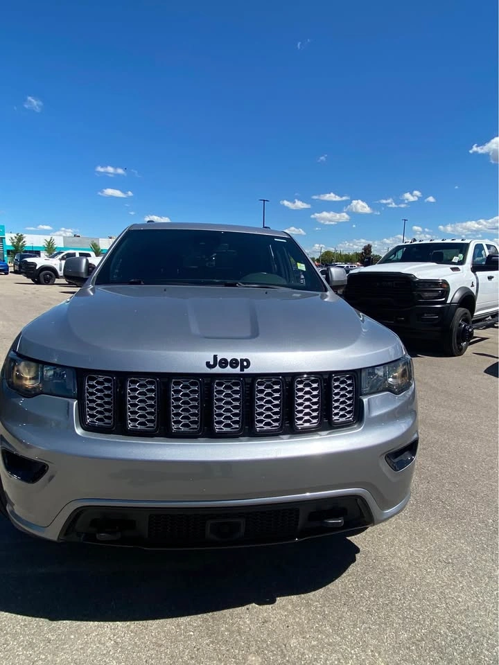 2021 Jeep Grand Cherokee - photo 2