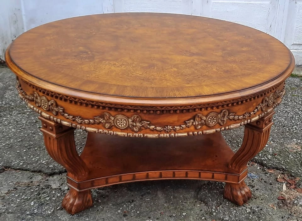 High-quality traditional European Hekman walnut burl coffee tabl