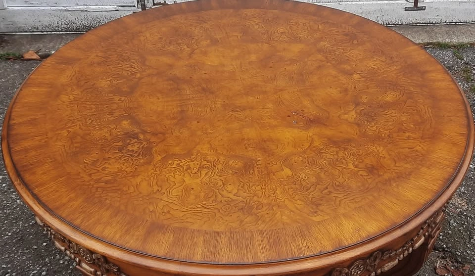 High-quality traditional European Hekman walnut burl coffee tabl - photo 2
