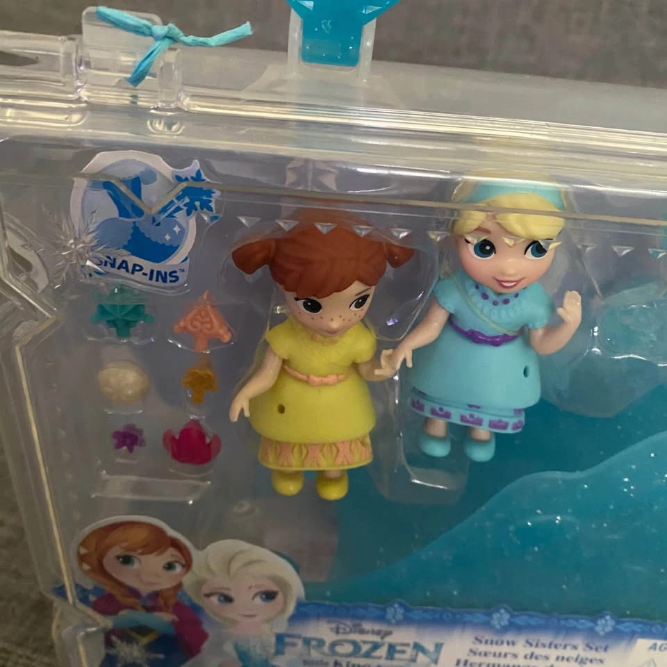 Disney Frozen Little Kingdom Snow Sisters Set - photo 3