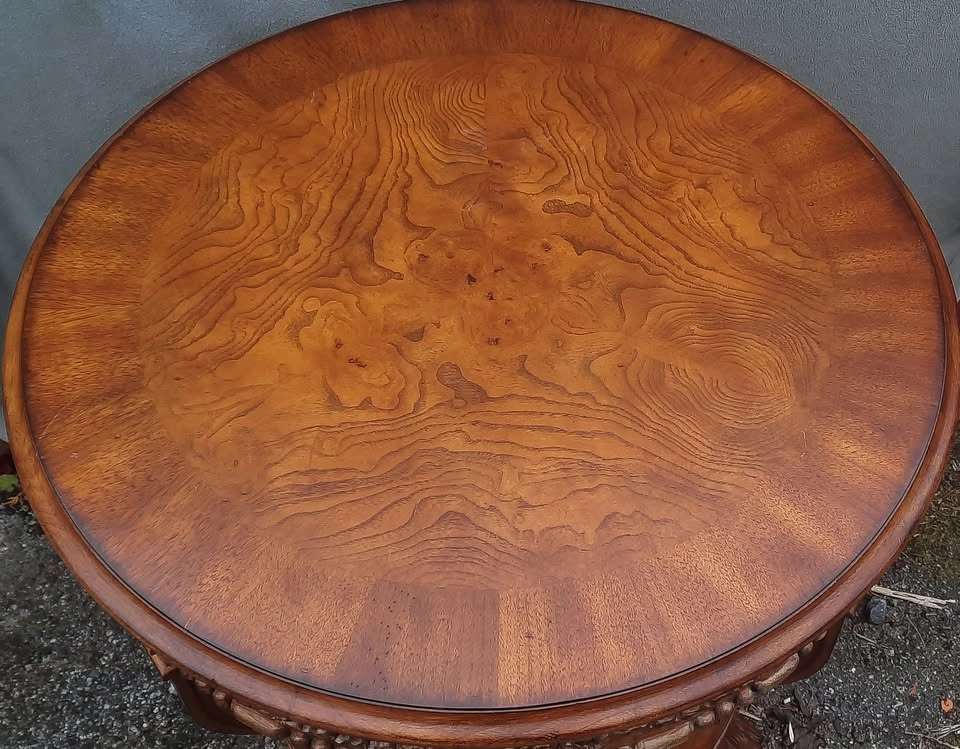 High-quality traditional European Hekman walnut burl Side Table - photo 2