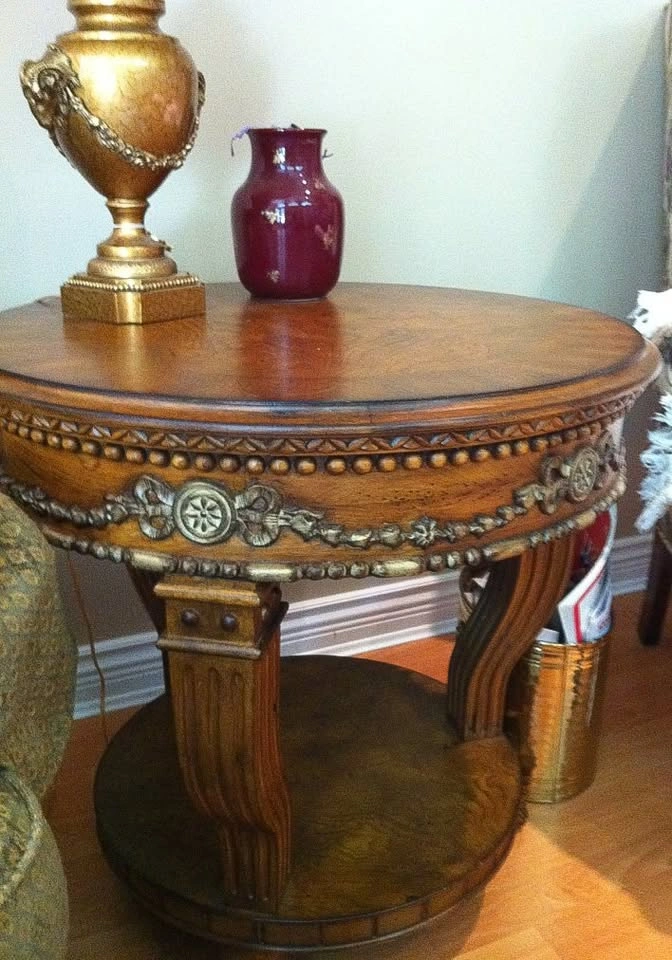 High-quality traditional European Hekman walnut burl Side Table - photo 4