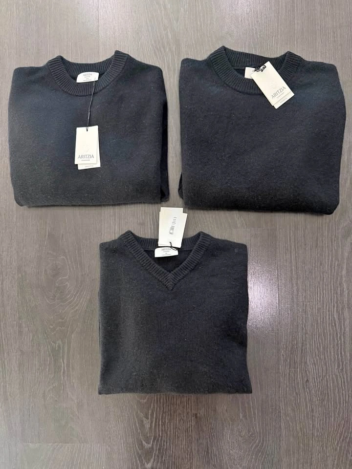 Aritzia Essential Cashmere Relaxed Sweater Size 2XS, XS NWT