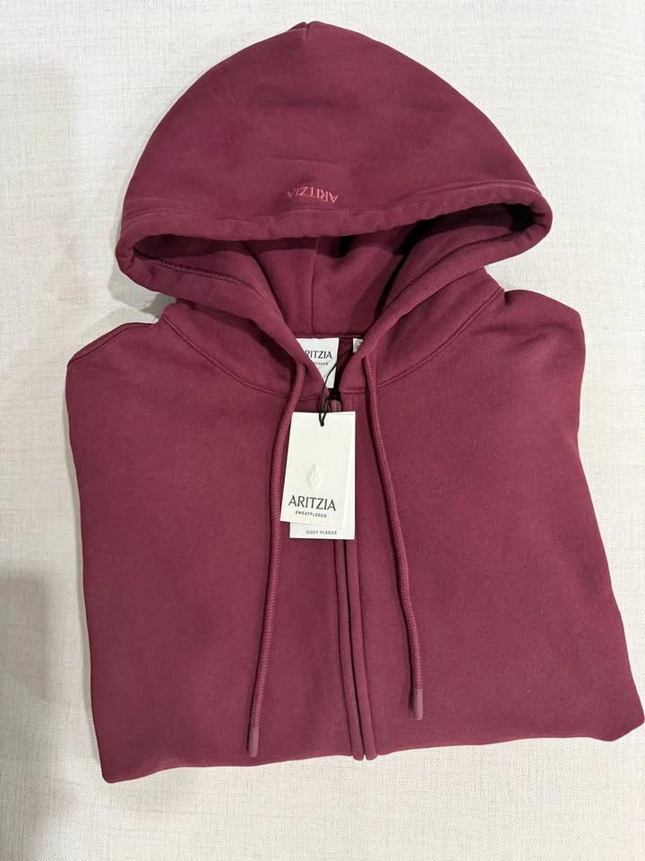 Aritzia Cozy Sweatfleece Mega Zip Hoodie Size M NWT