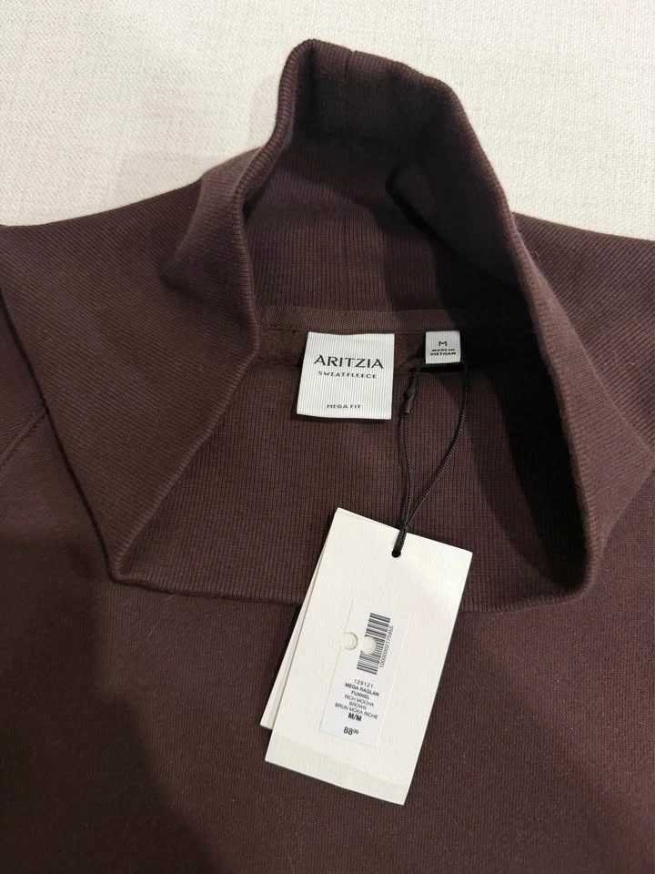 Aritzia Cozy Sweatfleece Mega Raglan Funnel Neck Size M NWT - photo 4