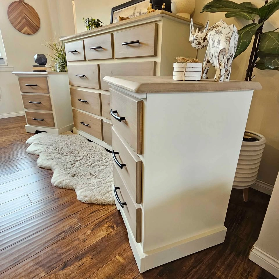 Refinished Solid Wood Dresser and 2 Nightstands Set - photo 3