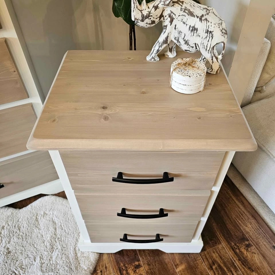 Refinished Solid Wood Dresser and 2 Nightstands Set - photo 4