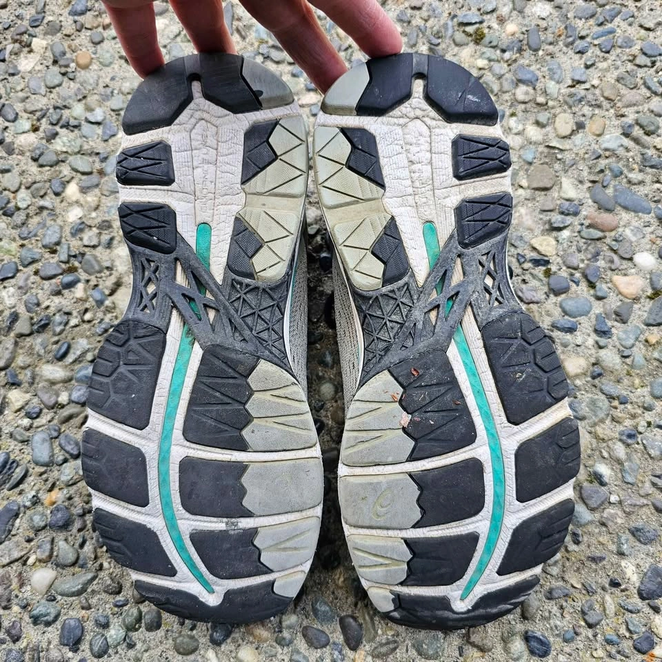 Asics GEL-Kayano Running Shoes (women's US 6) - photo 3