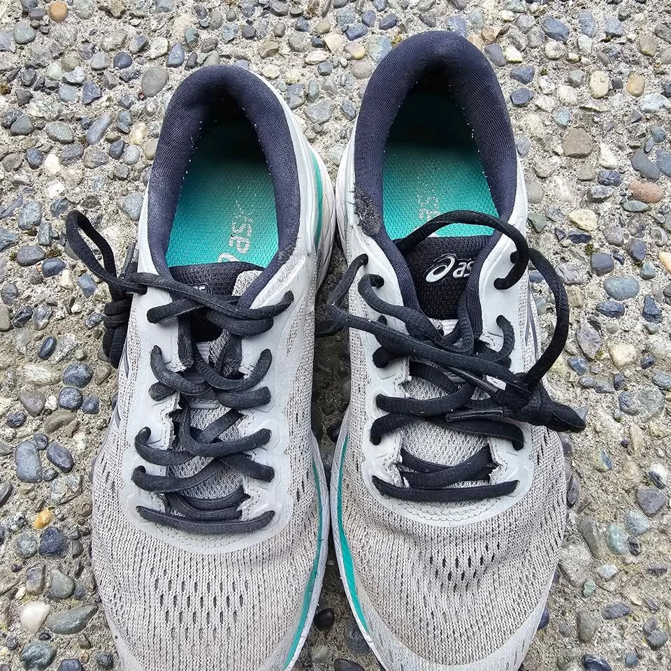 Asics GEL-Kayano Running Shoes (women's US 6) - photo 4