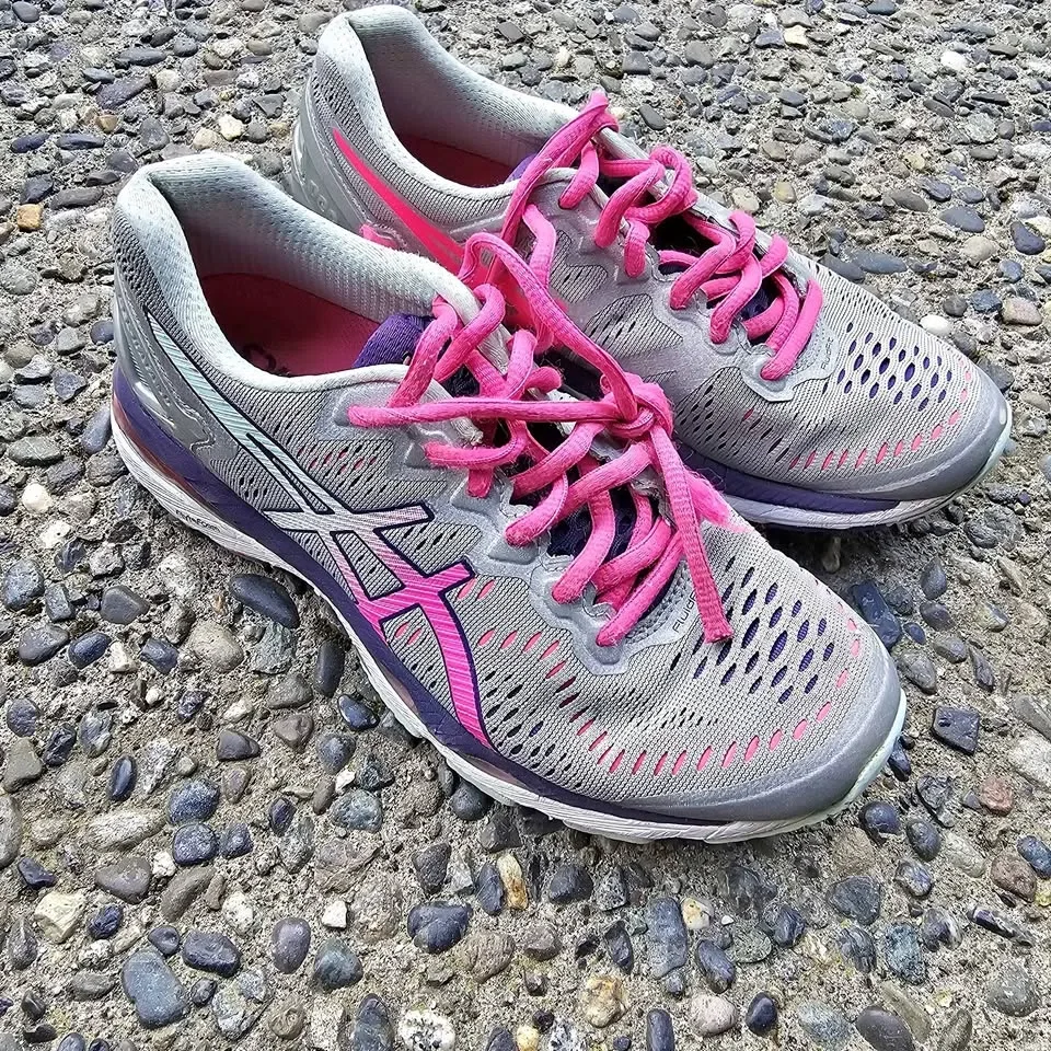 ASICS Gel-Kayano 24 Running Shoes (Women's Size 6)