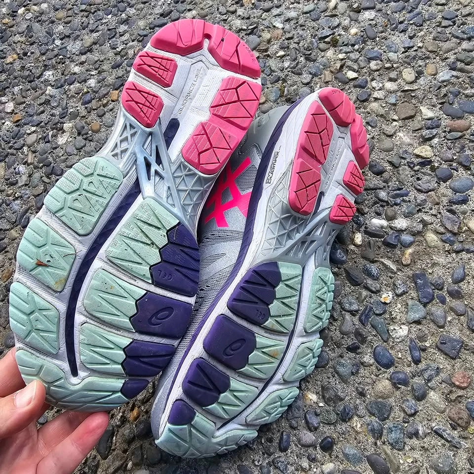 ASICS Gel-Kayano 24 Running Shoes (Women's Size 6) - photo 2