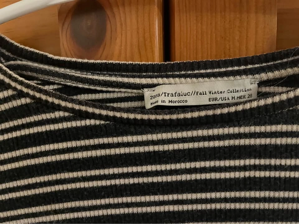 Black and white striped shirt cropped - photo 2