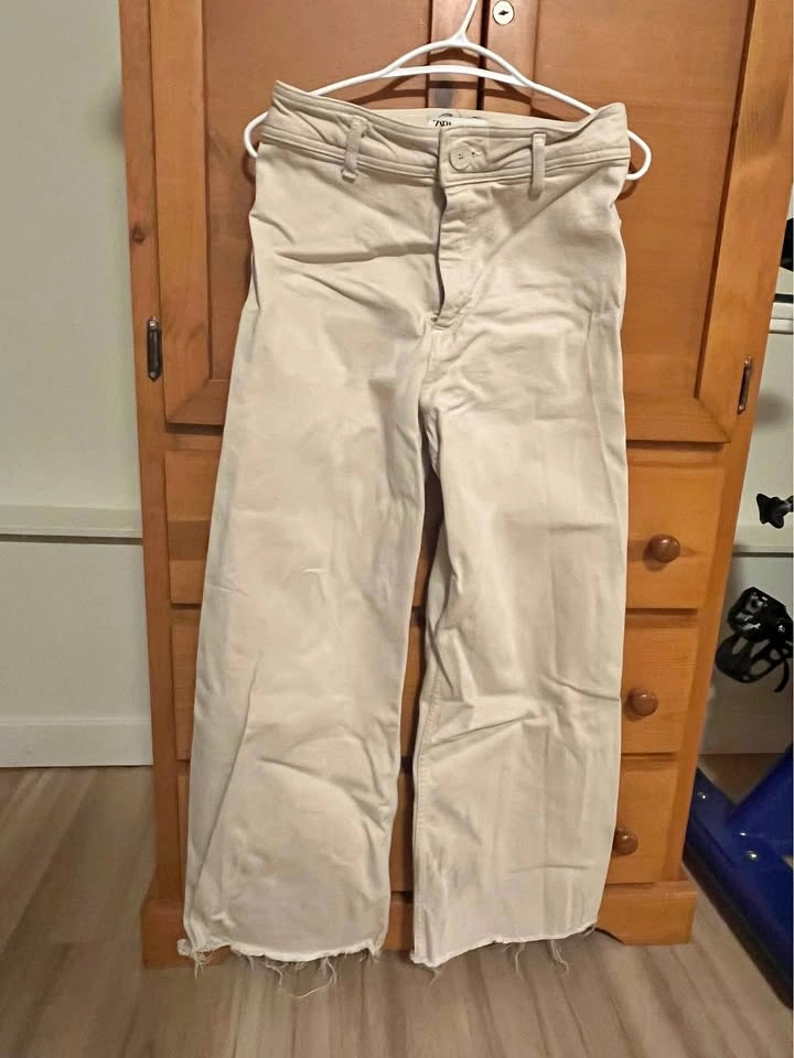 Beige jeans