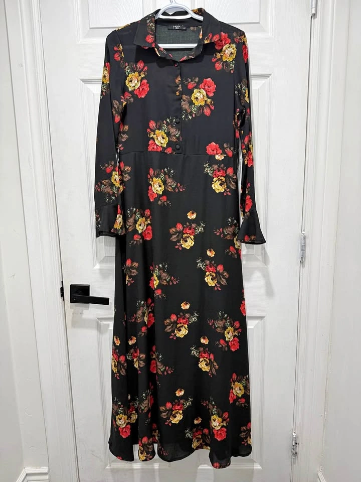 Elegant Black Floral Maxi Dress – Vintage Rose Print