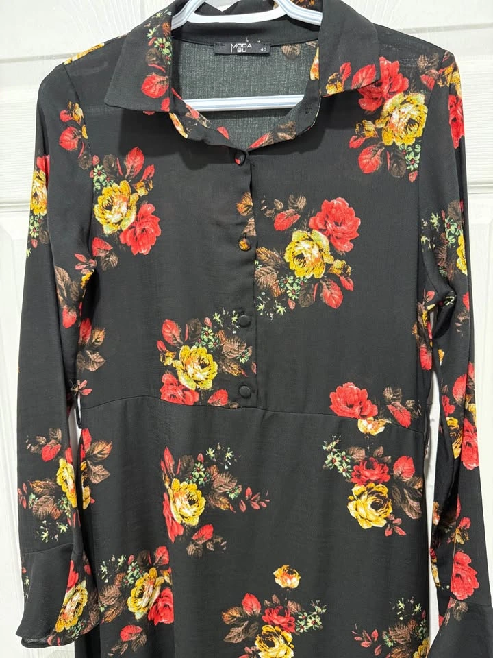 Elegant Black Floral Maxi Dress – Vintage Rose Print - photo 3