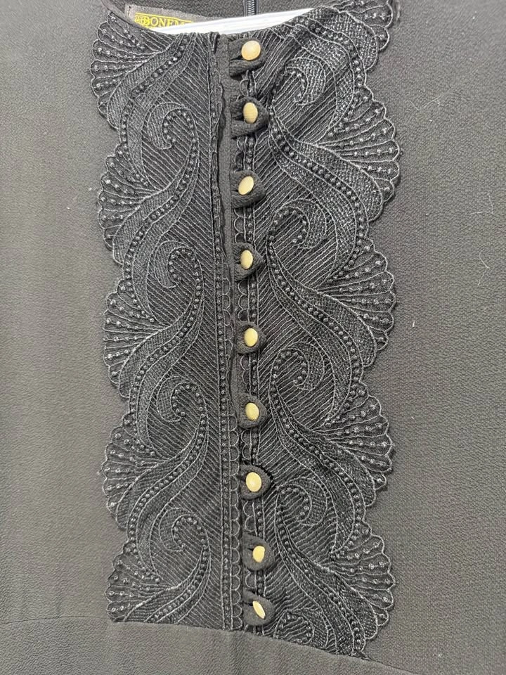 Black Modest Maxi Dress w/ Lace Detail - photo 4