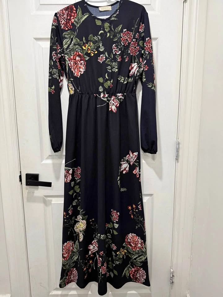 Modest Floral Evening Dress – Black