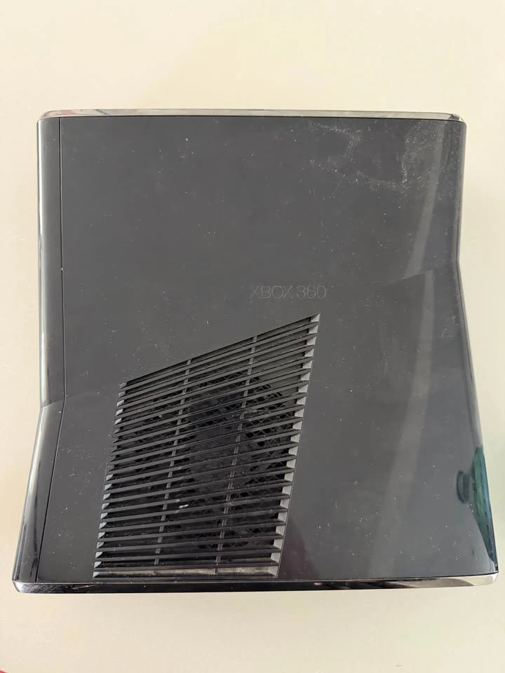 Xbox 360 Slim Console Only Untested AS IS For Parts Repair - photo 3