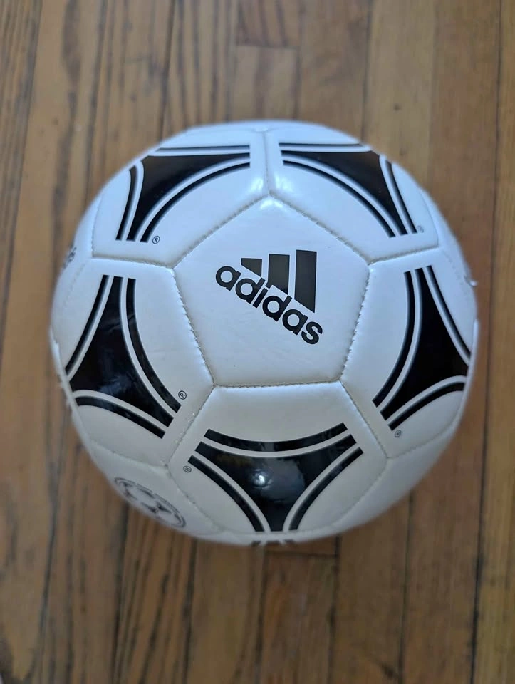 Adidas Tango Glider Size 5 Soccer Ball