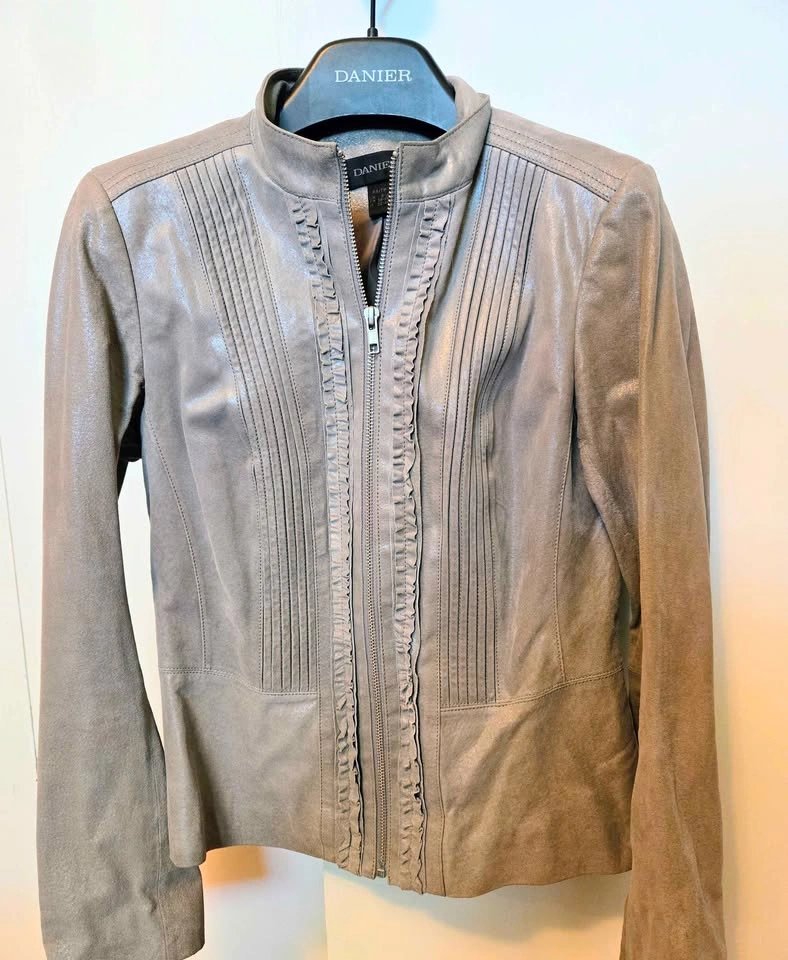 Danier women's leather jackets - photo 5