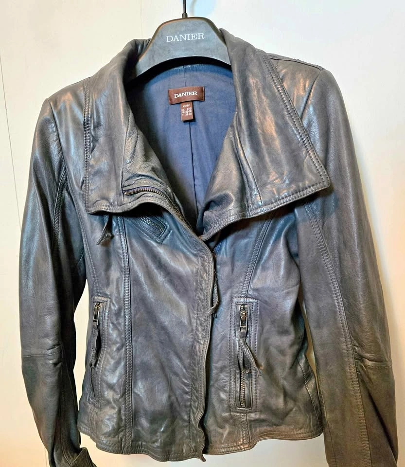 Danier women's leather jacket - blue